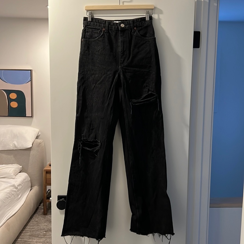 ZARA BLACK JEANS WITH RIPS